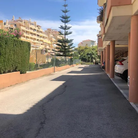 Piso En Zona Tranquila De - Torrequebrada Golf Apartment Benalmadena